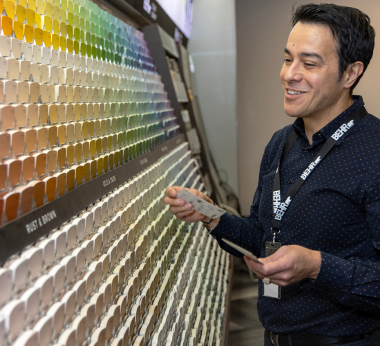 Participant in front of color center